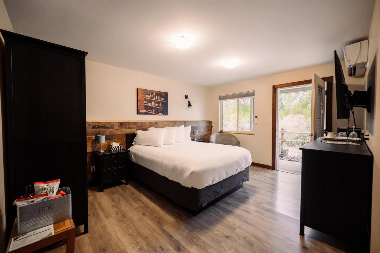 Similkameen Wild Resort & Winery Retreat Osoyoos Bagian luar foto