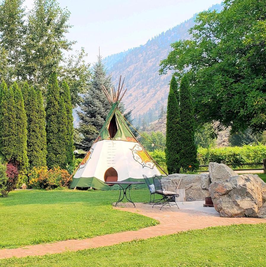 Similkameen Wild Resort & Winery Retreat Osoyoos Bagian luar foto