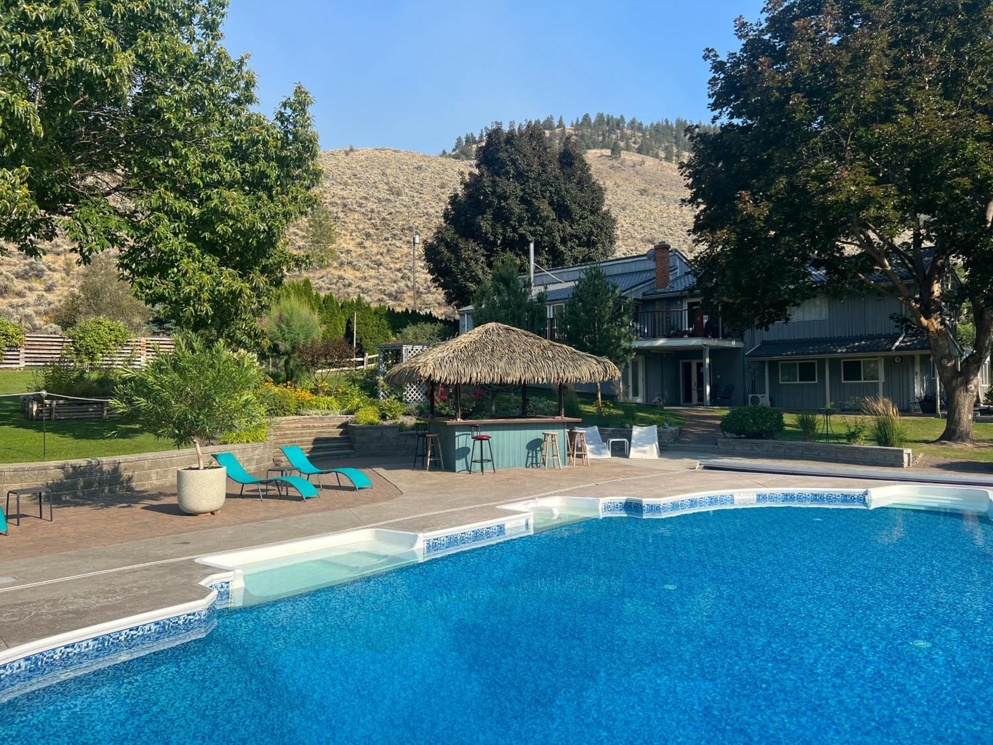 Similkameen Wild Resort & Winery Retreat Osoyoos Bagian luar foto