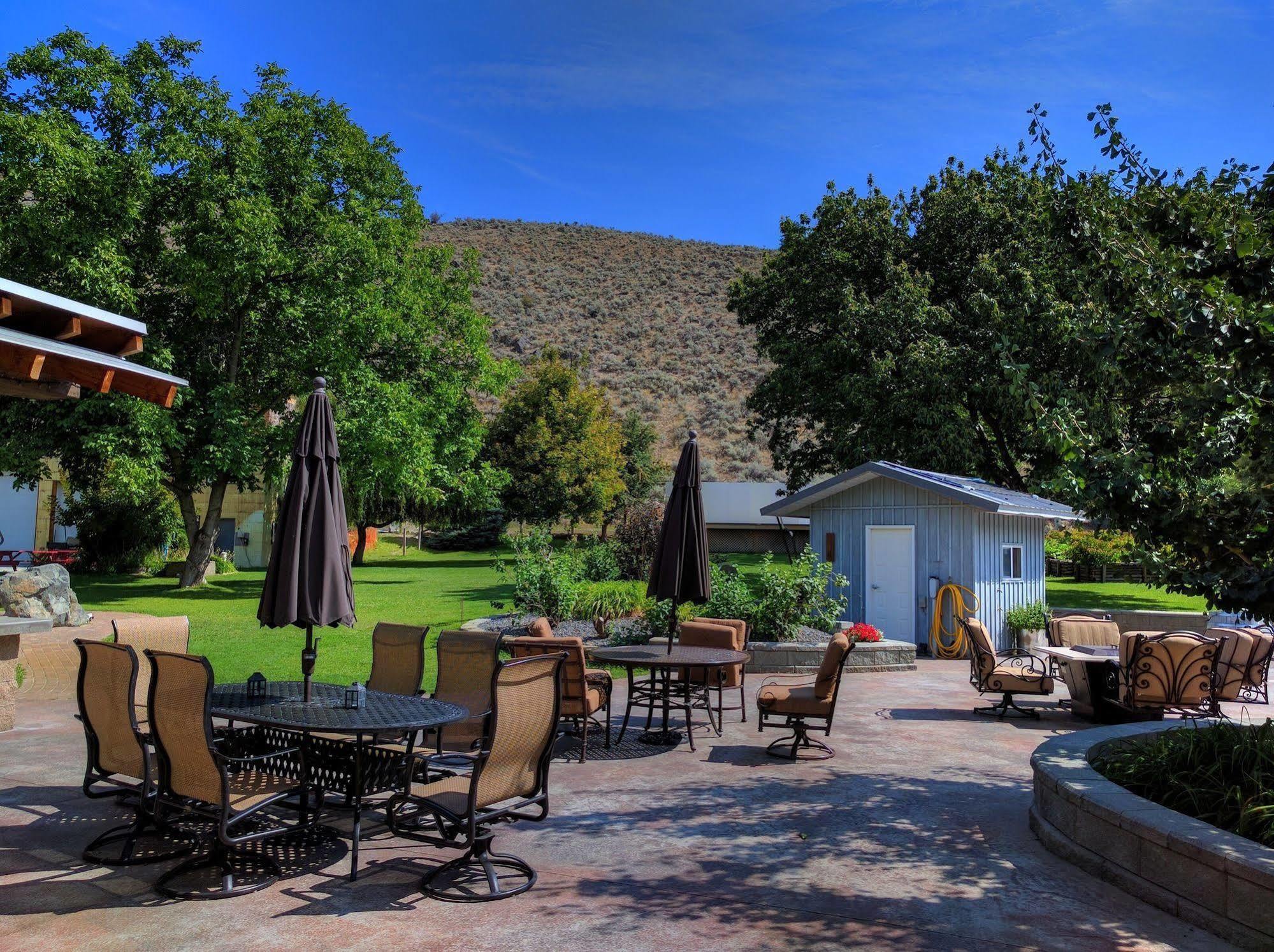 Similkameen Wild Resort & Winery Retreat Osoyoos Bagian luar foto